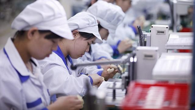 苹果代工厂被曝压榨工人:薪水低 过度加班 - 新