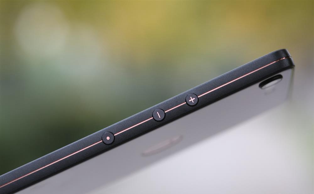 坚果Pro2碳黑色开箱图赏:最漂亮的锤子手机_手
