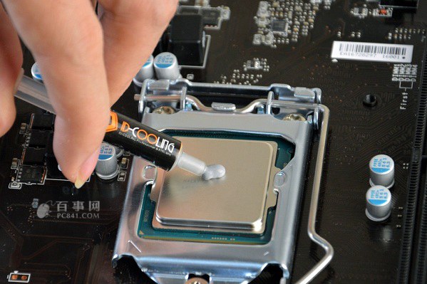2015组装电脑教程:CPU散热器安装图解 - 组装