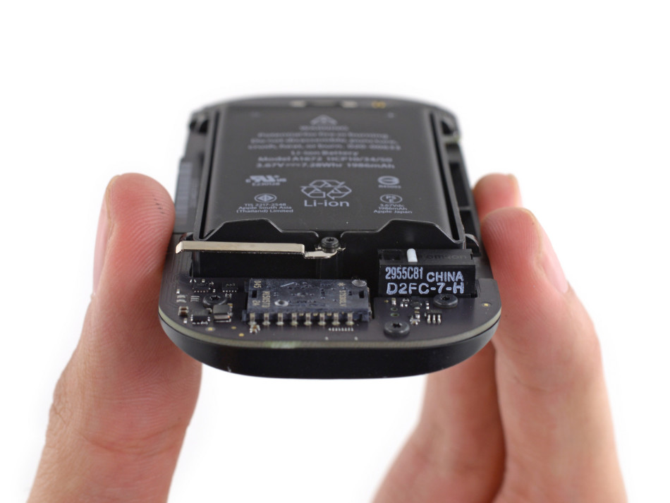 苹果Macic Mouse2代鼠标拆解 电池比手机大_15