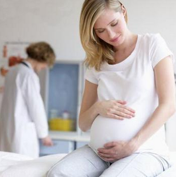 孕妇呕吐严重怎么办  孕妇呕吐很严重是什么原因 