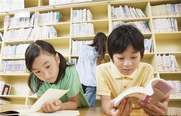 中国九年义务教育全面普及：教科书也要免费