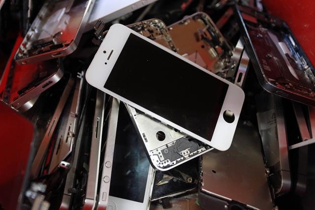 苹果如何处理旧的iPhone 转售还是回收？