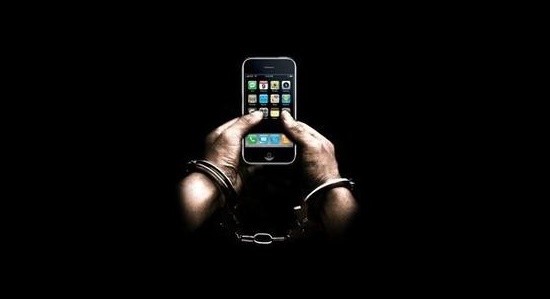 富士康员工非法解锁iPhone 被罚400万元