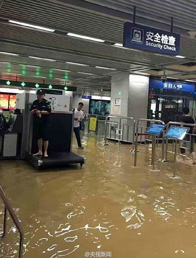 武汉暴雨全城瘫痪，一加手机售后悲剧