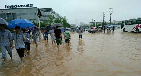 联想武汉工厂因暴雨停产 每日或损失百万利润