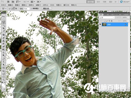 Photoshop给泛白的树林人物图片增加蓝色天空教程