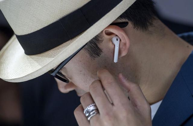 因技术不过关 苹果AirPods无线耳机推迟发售