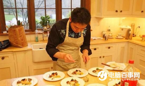 刘强东自称大厨 双11直播做饭款待半个娱乐圈