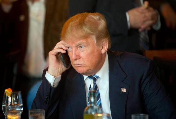 美国新总统特朗普用什么手机？真是没想到
