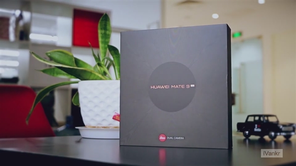 双曲面2K屏幕 华为Mate9 Pro开箱视频