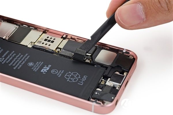 苹果：iPhone6s自动关机解决办法 果粉无语