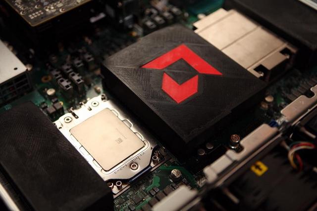 AMD Zen架构双路处理器曝光 16核LGA插槽真的很大