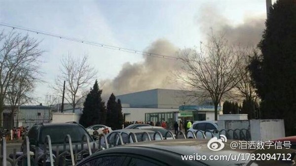 三星天津SDI工厂起火 网友：生气起来把自己都炸了！