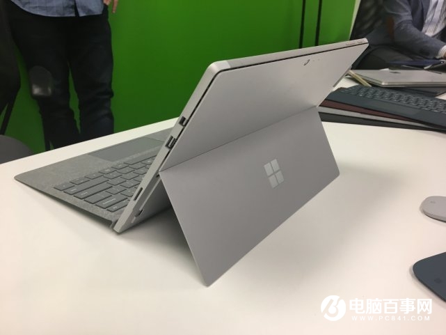 新Surface Pro为何不再叫平板电脑？微软高管这么解释