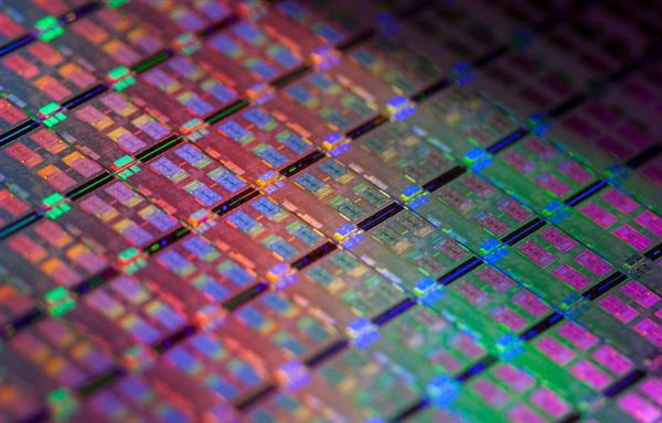 GF明年量产7nm工艺 AMD下一代CPU性能暴增！