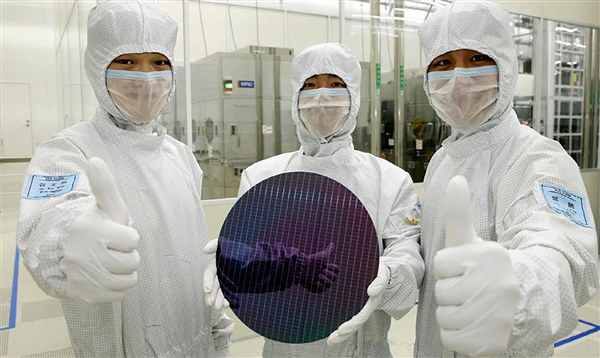 Intel的10nm要用到2020年 三星台积电7nm狂超