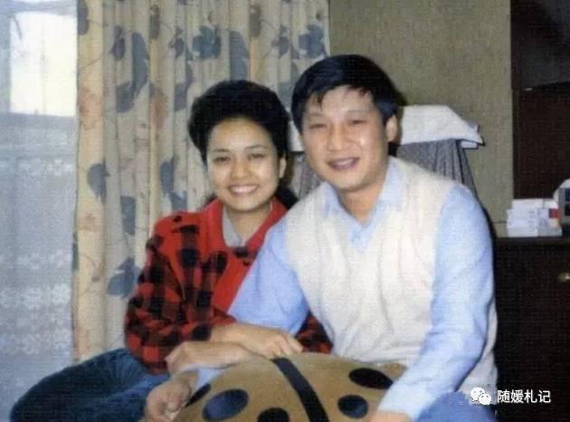 9月1日，祝习先生和彭女士结婚30周年快乐！g