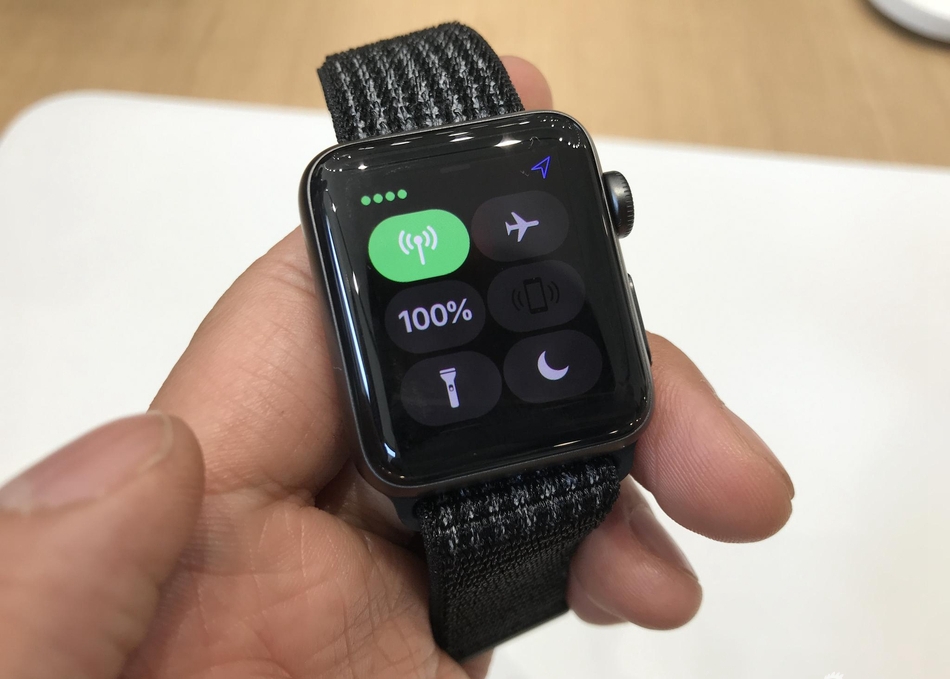 新增蜂窝数据和打电话功能 Apple Watch 3实拍图赏(17/18)