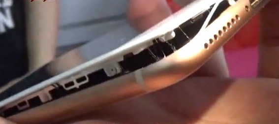 iPhone8 Plus台湾首爆：充电中突然爆裂