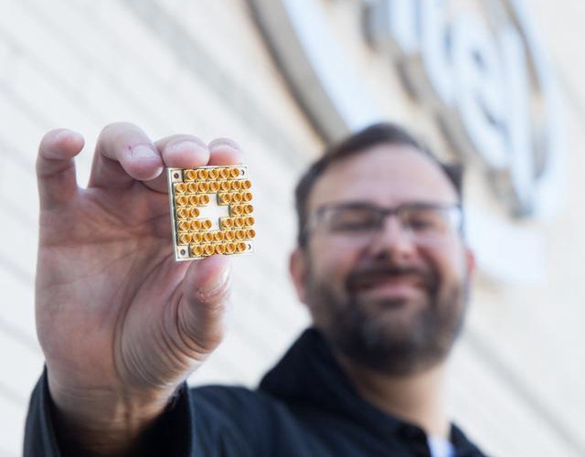 Intel发力量子计算 成功测试17量子位超导计算芯片