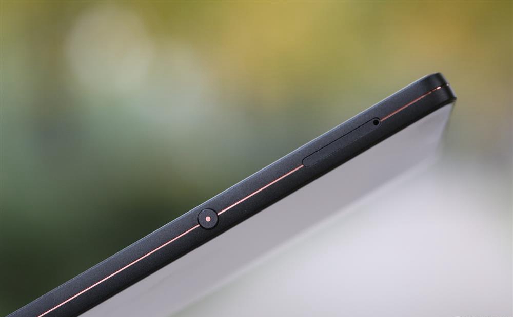 坚果Pro2碳黑色开箱图赏：最漂亮的锤子手机(18/32)
