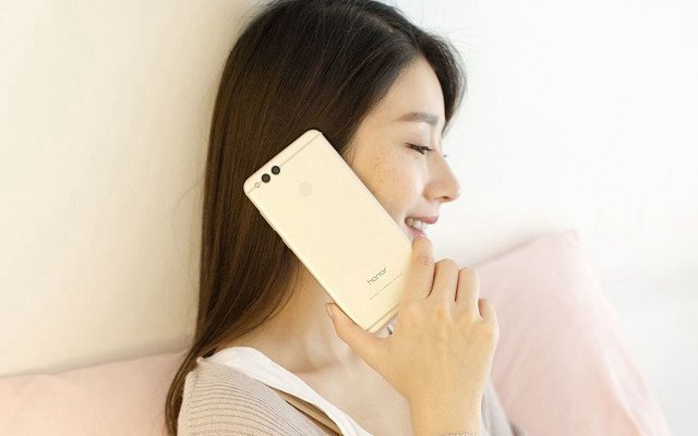 荣耀双11销售额突破40亿：超越苹果 创造中国手机历史