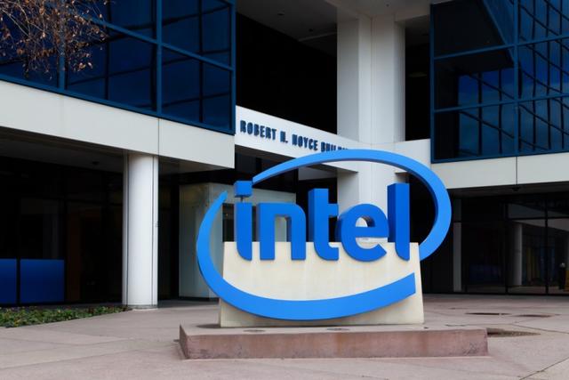 Intel八代CPU大跳水 两月暴跌近30% 从此告别挤牙膏？