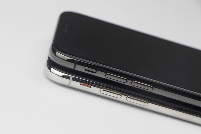 iPhone X深空灰和银色哪个好看？苹果X银色和黑色对比图赏