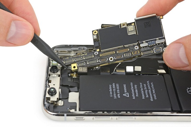 苹果电池门持续发酵 iPhone电池到底该怎么换？
