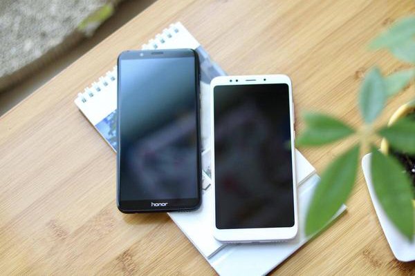 荣耀畅玩7C和红米5 Plus区别对比 千元全面屏手机哪个好？