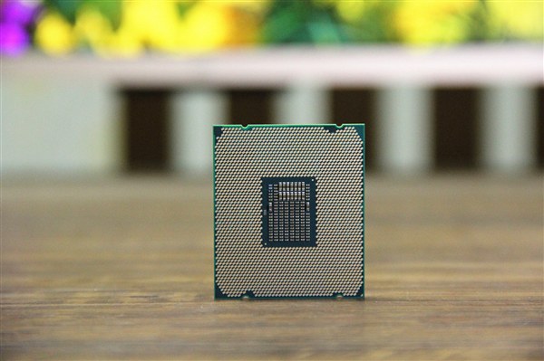 CPU幽灵和熔断漏洞到底是啥？Intel通俗易懂科普了一番