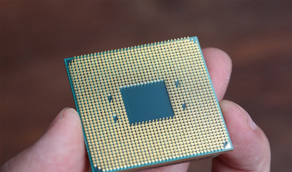 8核16线程 AMD Ryzen 7 2700开箱图赏