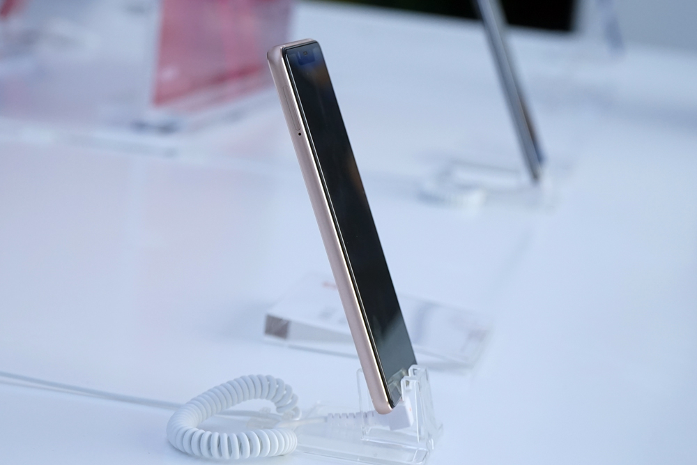 小米史上最酷手机 小米8透明探索版现场图赏_19