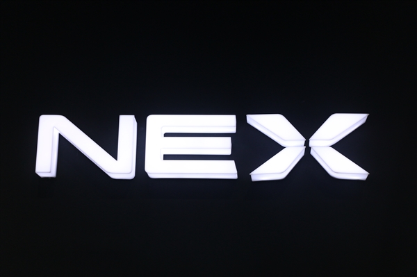 vivo NEX上手体验：目前最酷的全面屏旗舰机