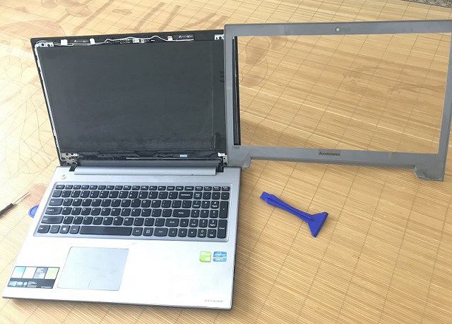 笔记本怎么换显示屏 联想Z500笔记本换屏幕教程