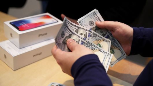 苹果现金储备达2437亿美元：富可敌国 或将进行更大规模投资
