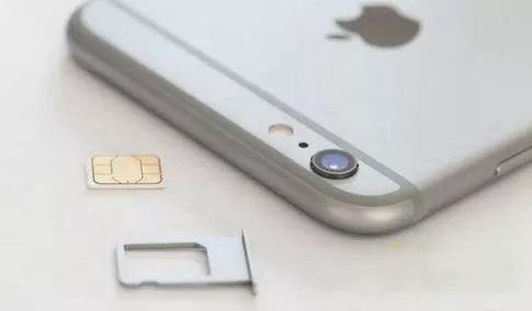 富士康员工：4款iPhone量产 大容量电池+双卡双待