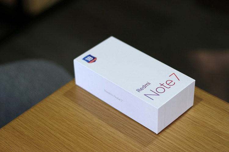 史上最漂亮的红米手机 红米Note7梦幻蓝开箱图赏