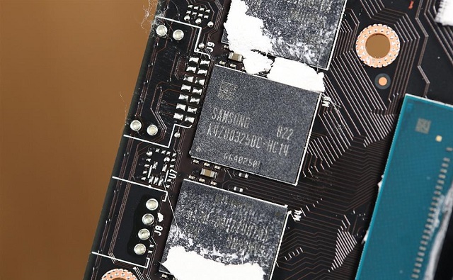 NVIDIA RTX2060做工如何 RTX2060公版显卡拆解图赏