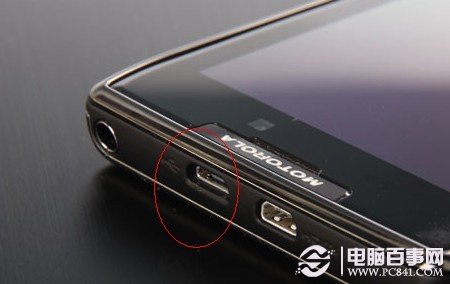 摩托罗拉XT910 MAXX智能手机拥有HDMI高清接口