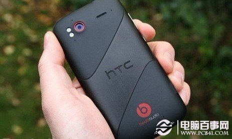 HTC One V智能手机背面