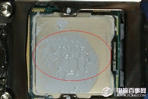 CPU表面硅胶应该均匀涂抹