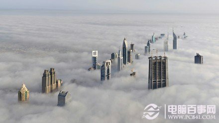 迪拜：多云的一天城市风景