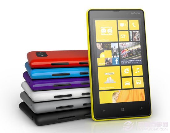 诺基亚 Lumia 820　