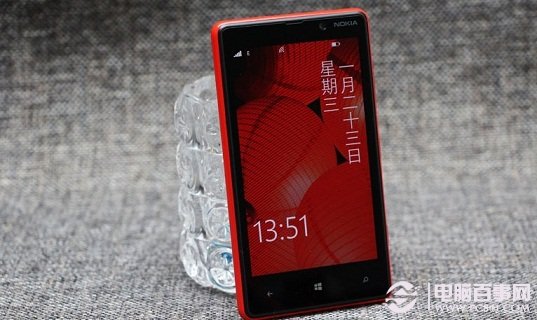 诺基亚Lumia820外观