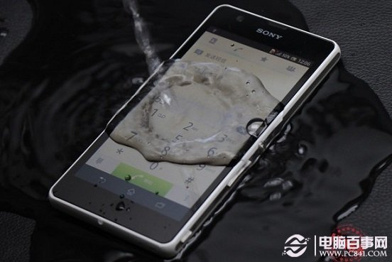 索尼Xperia ZR M36h防水能力强