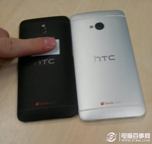 HTC One mini与HTC One背面外观对比
