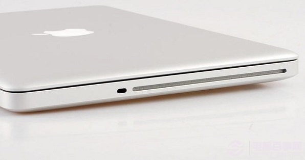 苹果Macbook Pro 13笔记右侧细节
