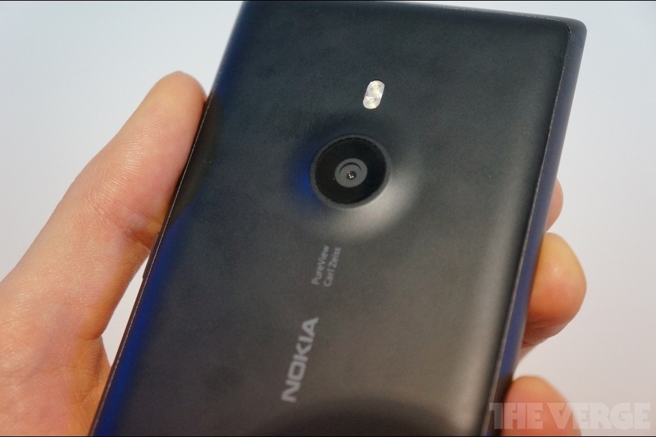钢铁身躯 诺基亚Lumia925机身实拍_6